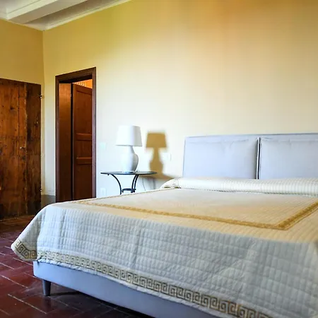 Spacious In A Stone Feriehus *