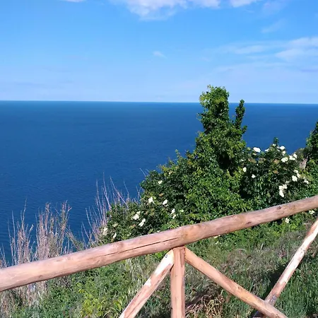 Feriehus Spacious In A Stone